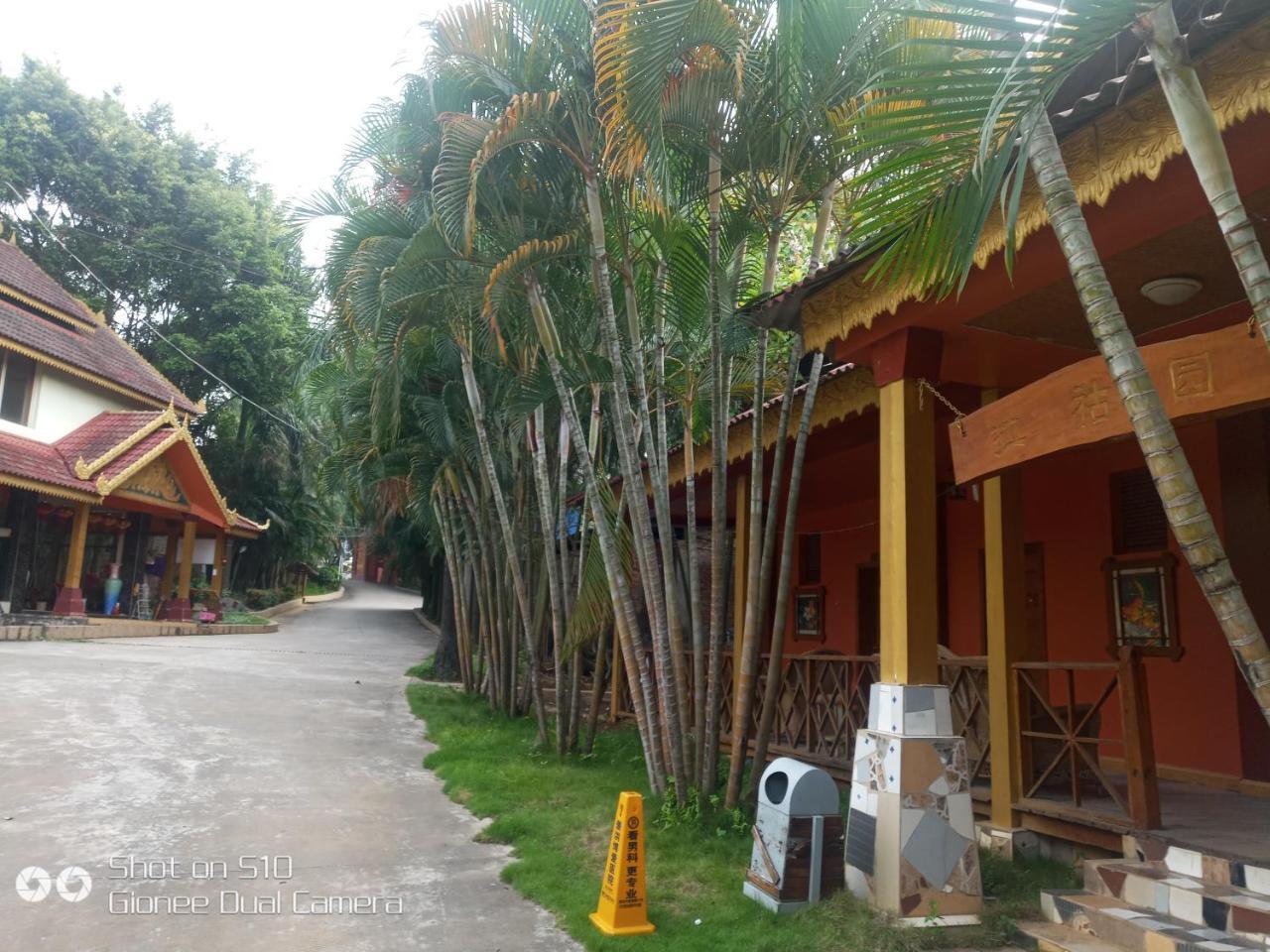 Xishuangbanna Daile Villa Hotel Jinghong Exterior photo